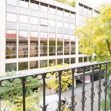 Apartamento Con Encanto Y Luz En Pleno Centro Madrid Luaran gambar