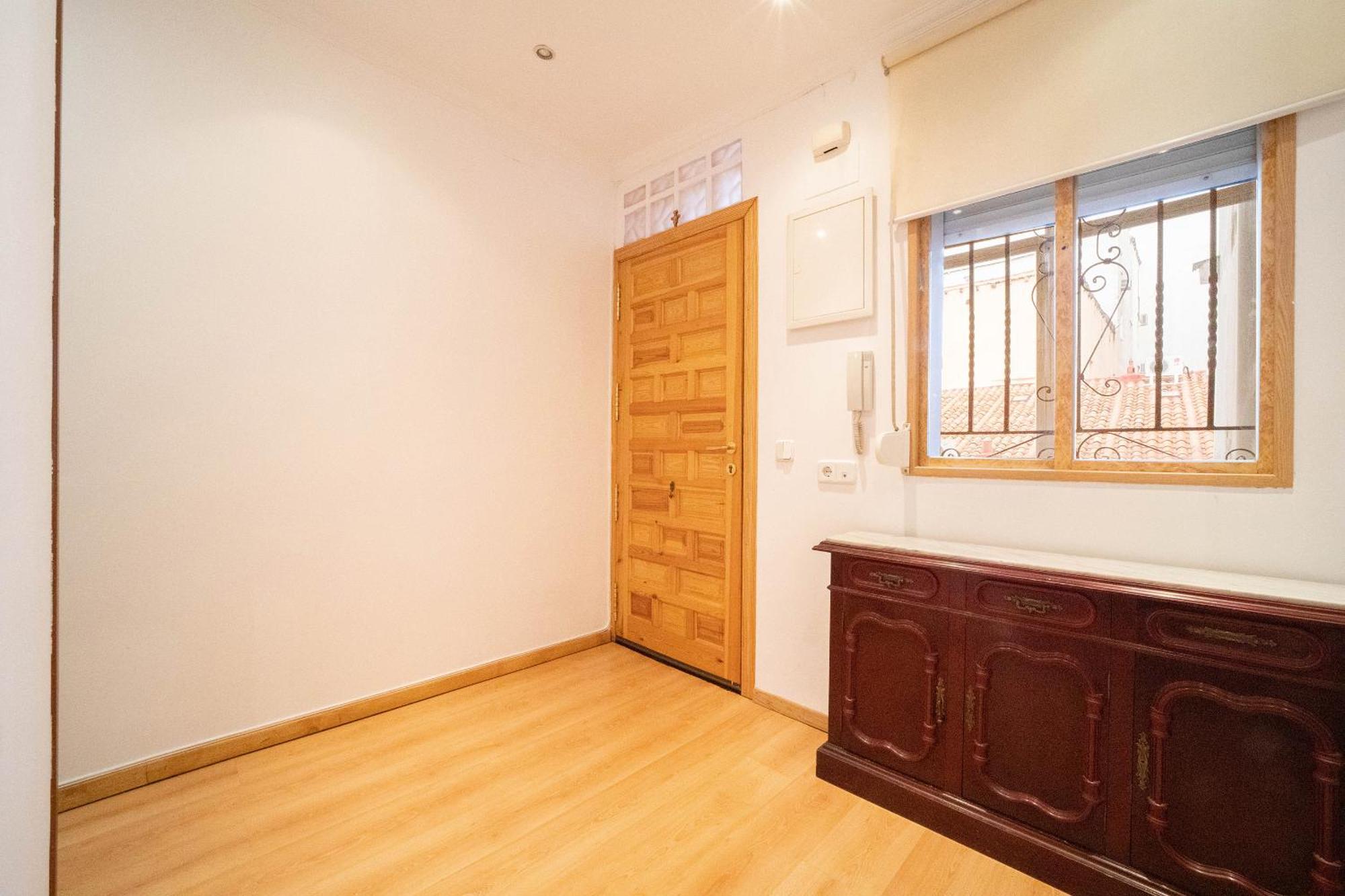 Apartamento Con Encanto Y Luz En Pleno Centro Madrid Luaran gambar