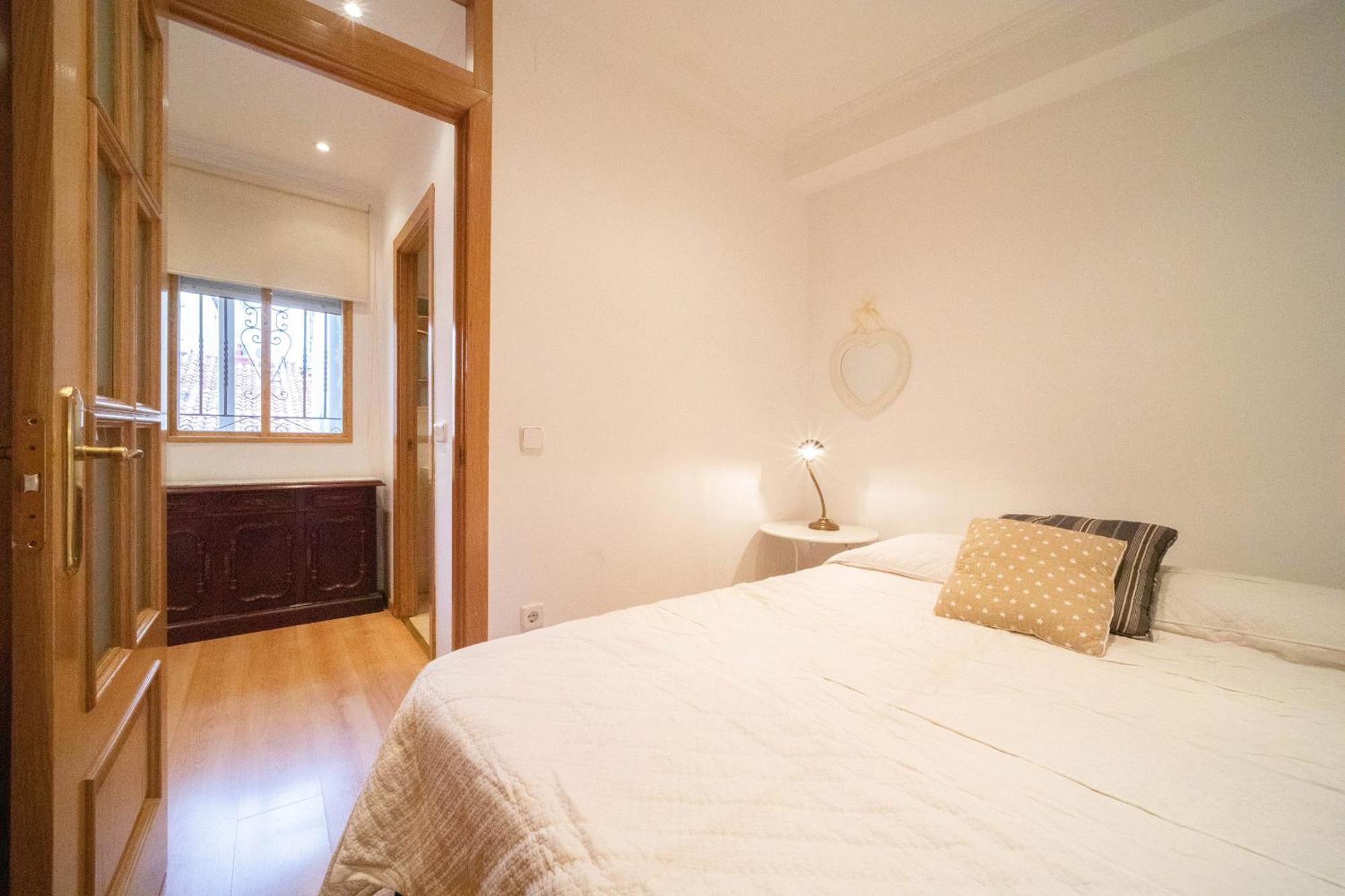 Apartamento Con Encanto Y Luz En Pleno Centro Madrid Luaran gambar