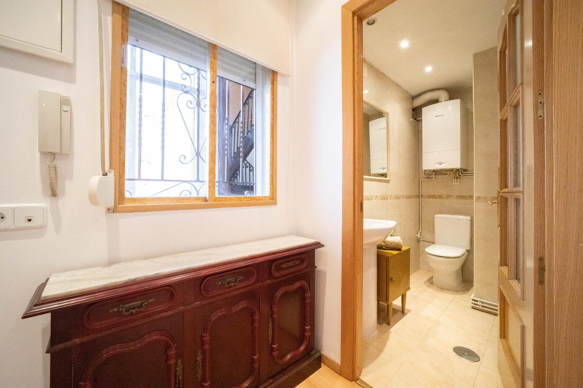 Apartamento Con Encanto Y Luz En Pleno Centro Madrid Luaran gambar