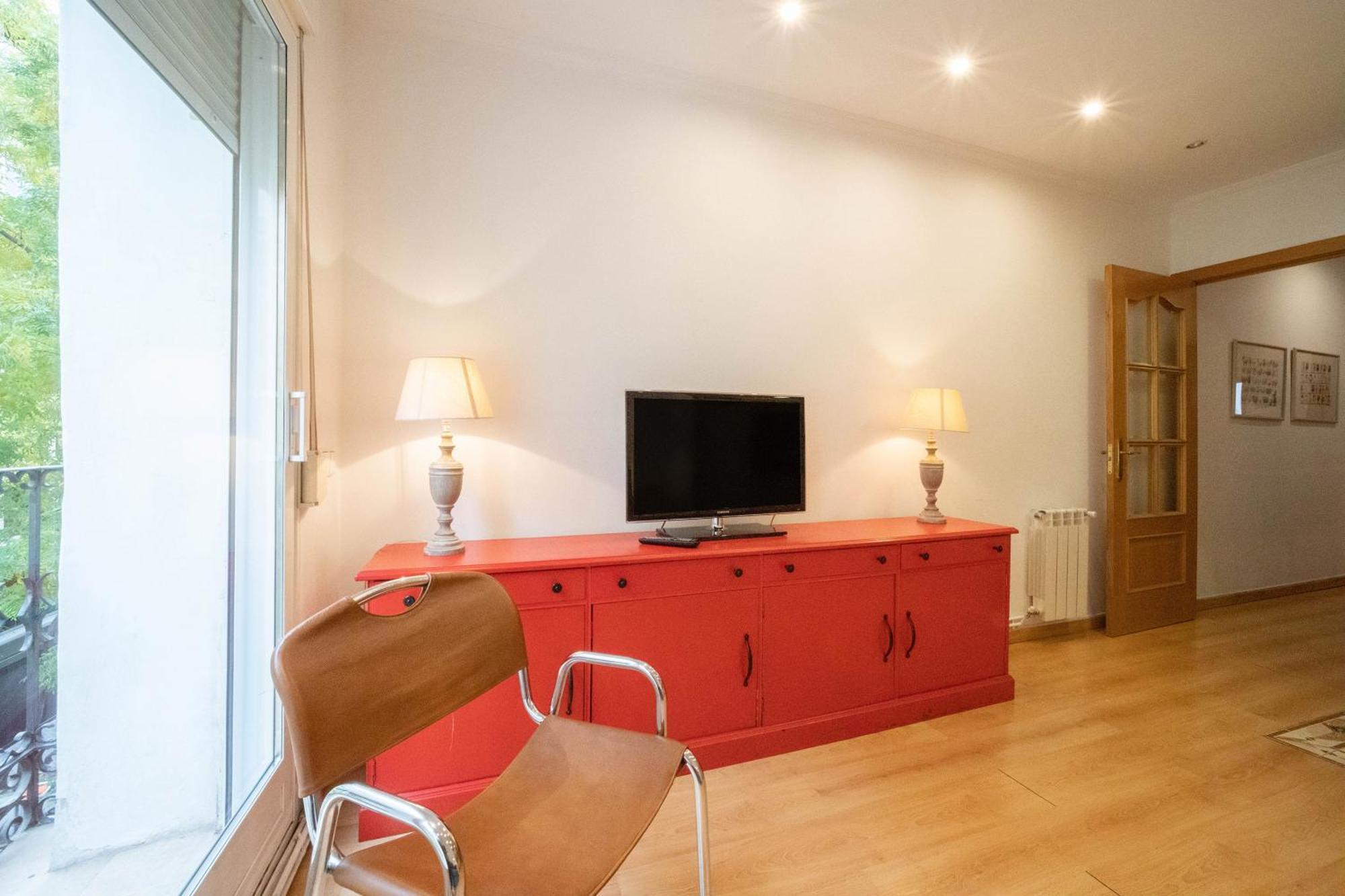 Apartamento Con Encanto Y Luz En Pleno Centro Madrid Luaran gambar