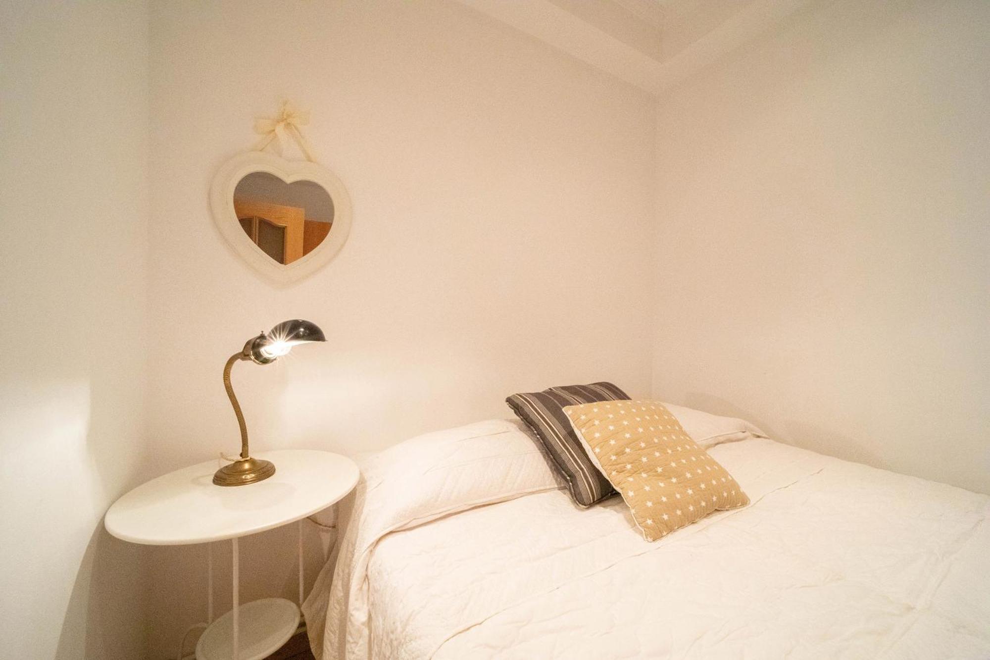Apartamento Con Encanto Y Luz En Pleno Centro Madrid Luaran gambar