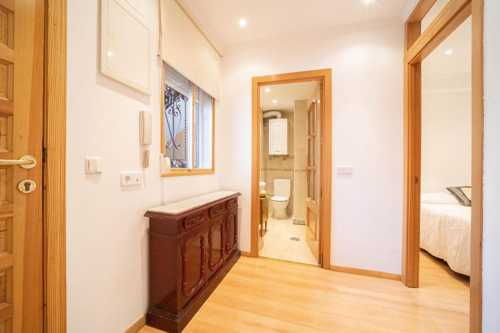 Apartamento Con Encanto Y Luz En Pleno Centro Madrid Luaran gambar